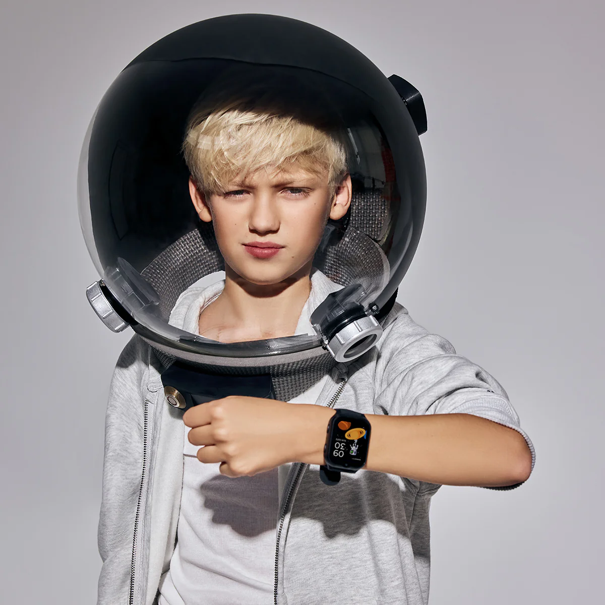 Smartwatch na czarnym pasku - Garett Kids eSIM 4G - Image 2