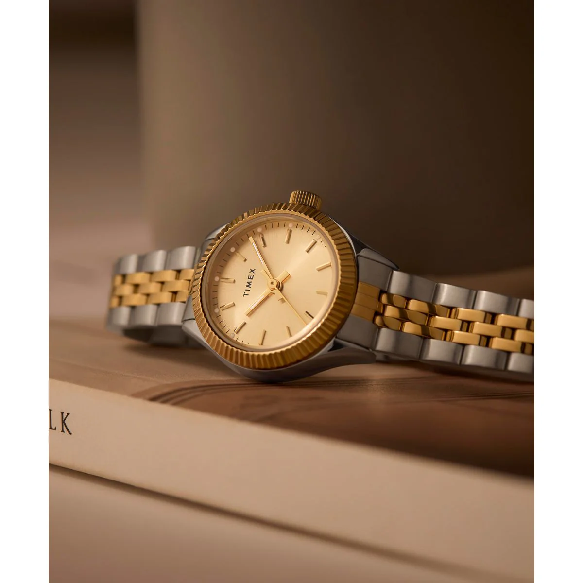 Zegarek na srebrno-złotej bransolecie - Timex Legacy - Image 4